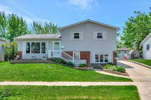 5813 Orange Ln, Oak Forest, IL 60452