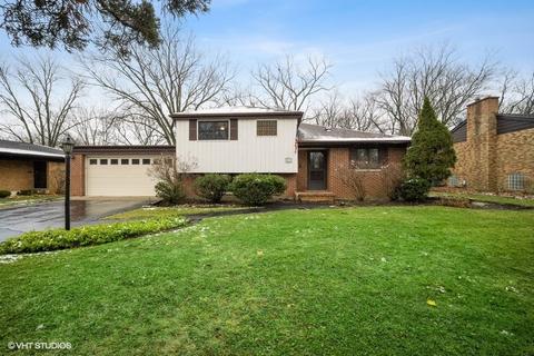 911 Bittersweet Dr, Northbrook, IL 60062