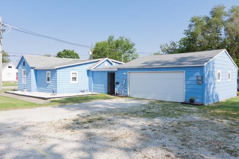 124 Scott St, Chenoa, IL 61726