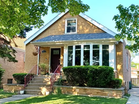 2327 S 11th Ave, North Riverside, IL 60546