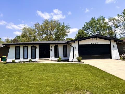 2119 Dartmoor Dr, Joliet, IL 60435