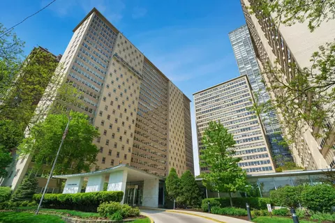 3950 N Lake Shore Dr #930, Chicago, IL 60613
