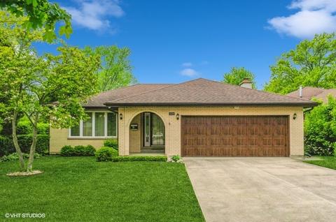 9228 N Washington St, Niles, IL 60714
