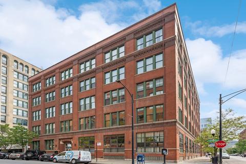331 S Peoria St #103, Chicago, IL 60607