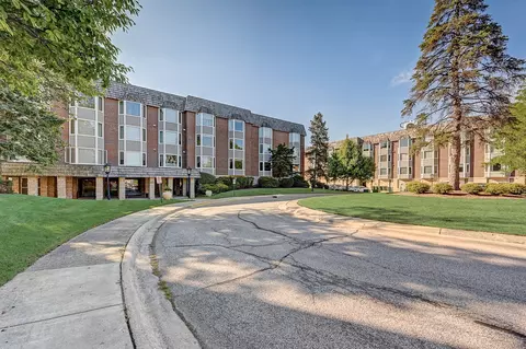 2600 Windsor Mall #1E, Park Ridge, IL 60068