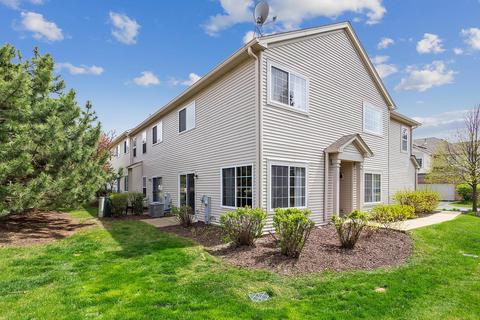442 Jamestown Ct, Aurora, IL 60502