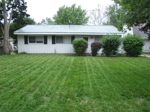 2802 Willowpark Dr, Champaign, IL 61821