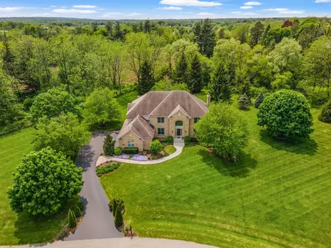 6 N840 Hastings Dr, Saint Charles, IL 60175