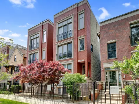 2220 N Seeley Ave #3, Chicago, IL 60647