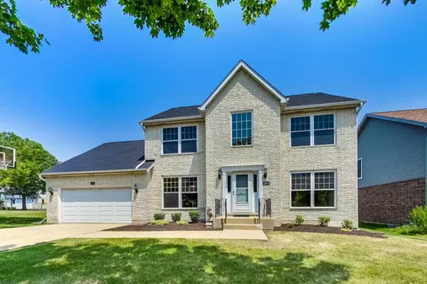 1843 N Wilson Pl, Arlington Heights, IL 60004
