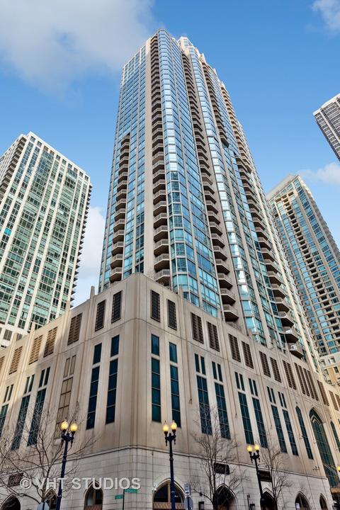 21 E Huron St #1701, Chicago, IL 60611 photo 2