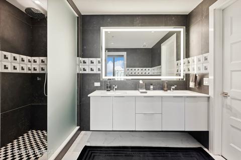 21 E Huron St #1701, Chicago, IL 60611 photo 20