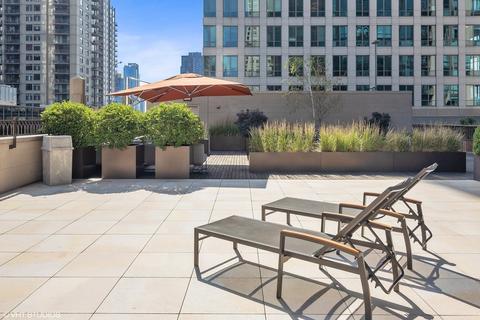 21 E Huron St #1701, Chicago, IL 60611 photo 34