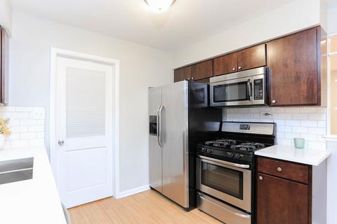 7736 State Rd, Burbank, IL 60459 photo 9
