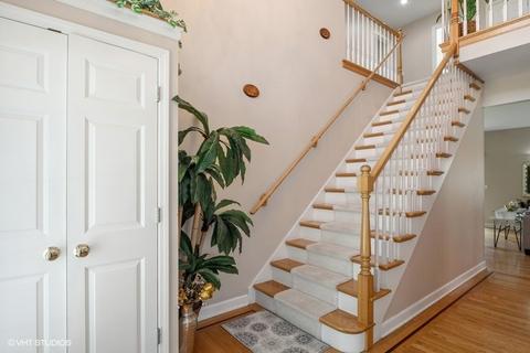 8702 W Davis St, Des Plaines, IL 60016 photo 3