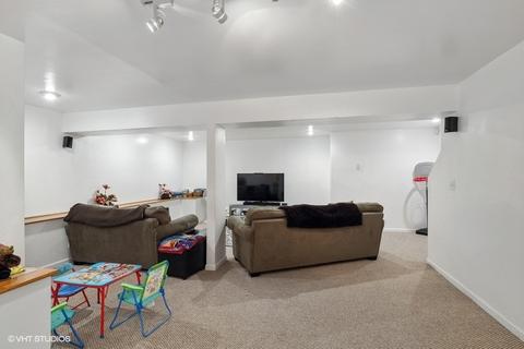8702 W Davis St, Des Plaines, IL 60016 photo 36