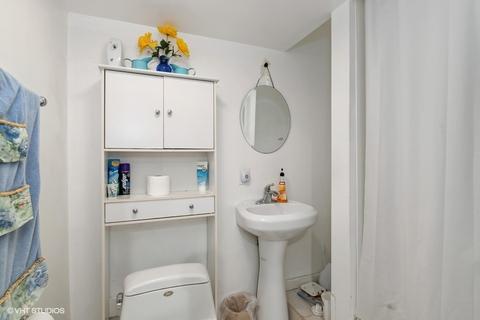 8702 W Davis St, Des Plaines, IL 60016 photo 32