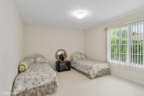 8702 W Davis St, Des Plaines, IL 60016 photo 33