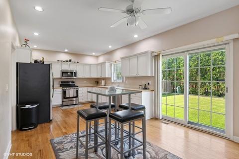 8702 W Davis St, Des Plaines, IL 60016 photo 17