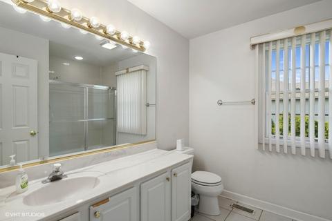 8702 W Davis St, Des Plaines, IL 60016 photo 30