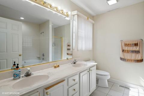 8702 W Davis St, Des Plaines, IL 60016 photo 26