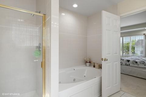 8702 W Davis St, Des Plaines, IL 60016 photo 27