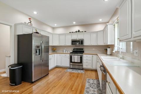 8702 W Davis St, Des Plaines, IL 60016 photo 9