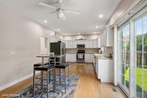 8702 W Davis St, Des Plaines, IL 60016 photo 18
