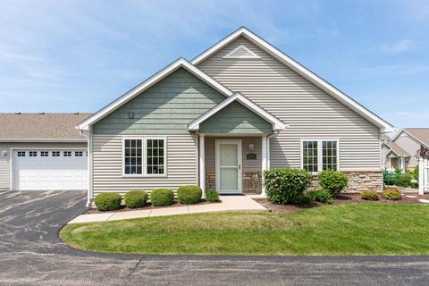 2155 Waterbury Ln W #2155, Sycamore, IL 60178