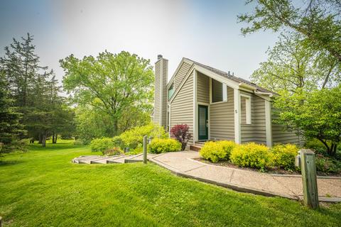 5 Canterbury Ct, Galena, IL 61036