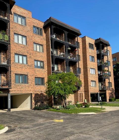 9342 Landings Ln #501, Des Plaines, IL 60016