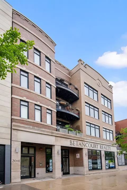 2041 W Division St #204, Chicago, IL 60622