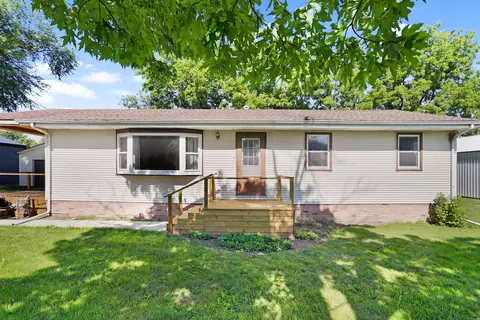 106 S Columbia St, Mansfield, IL 61854