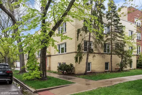1408 W North Shore Ave #1, Chicago, IL 60626