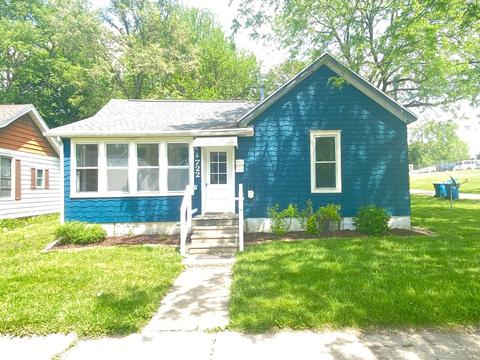 722 S College Ave, Dixon, IL 61021
