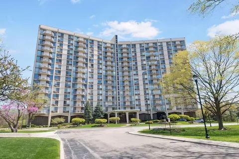 40 N Tower Rd #11G, Oak Brook, IL 60523