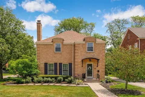 197 S Grace Ave, Elmhurst, IL 60126