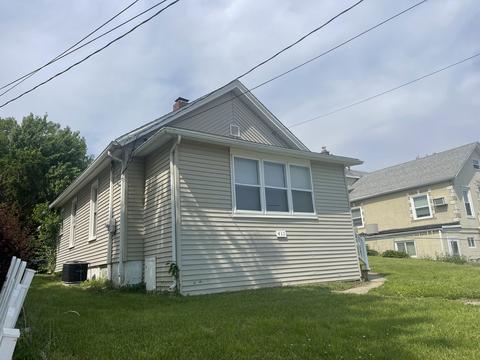 411 7th St, Peru, IL 61354 photo 2