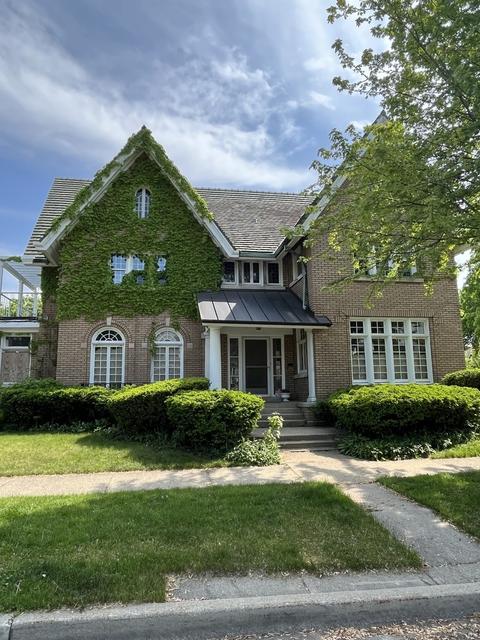 1048 N Euclid Ave, Oak Park, IL 60302