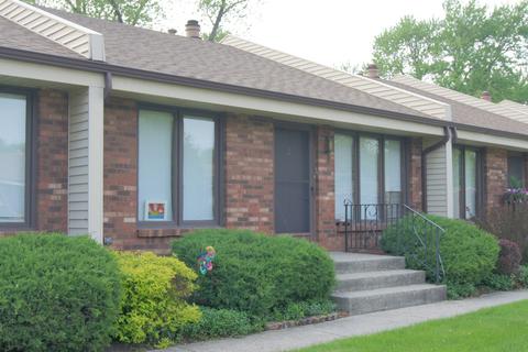 2810 Sandy Hollow Rd #2, Rockford, IL 61109