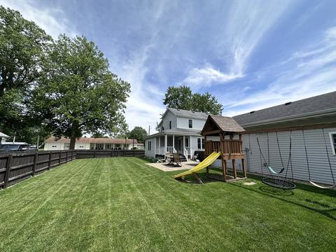 109 E Griggs St, Mansfield, IL 61854 photo 3