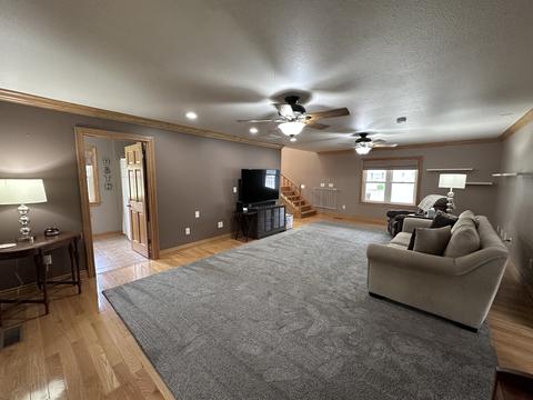 109 E Griggs St, Mansfield, IL 61854 photo 9
