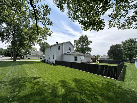 109 E Griggs St, Mansfield, IL 61854 photo 2