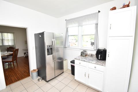 1006 Forest St, Ottawa, IL 61350 photo 2
