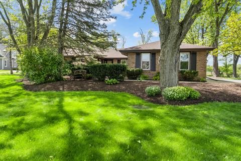 16579 W Apple Ln, Gurnee, IL 60031