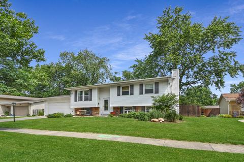 2302 Tamarack Dr, Champaign, IL 61821