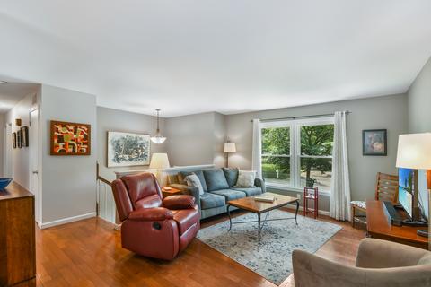 2302 Tamarack Dr, Champaign, IL 61821 photo 2