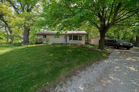 197 Arrowhead Dr, New Lenox, IL 60451