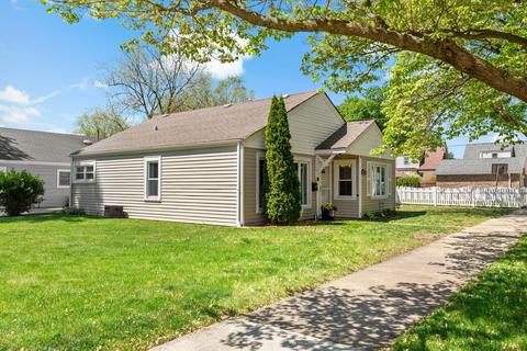 9200 S 49th Ct, Oak Lawn, IL 60453