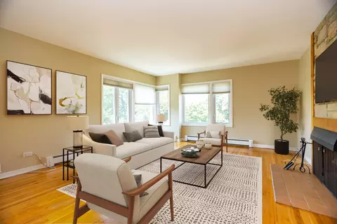 1333 Maple Ave #4A, Evanston, IL 60201 photo 2
